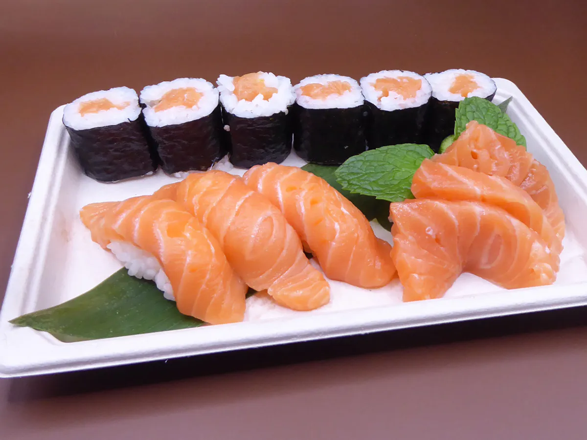 Salmon Lover Set at Hanabi Sushi & Boba，a Japanese Fusion Fast Casual Restaurant in San Francisco